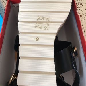 Modern Rush Women’s Sandals size 9